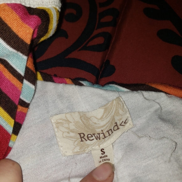 One piece - Picture 2 of 2